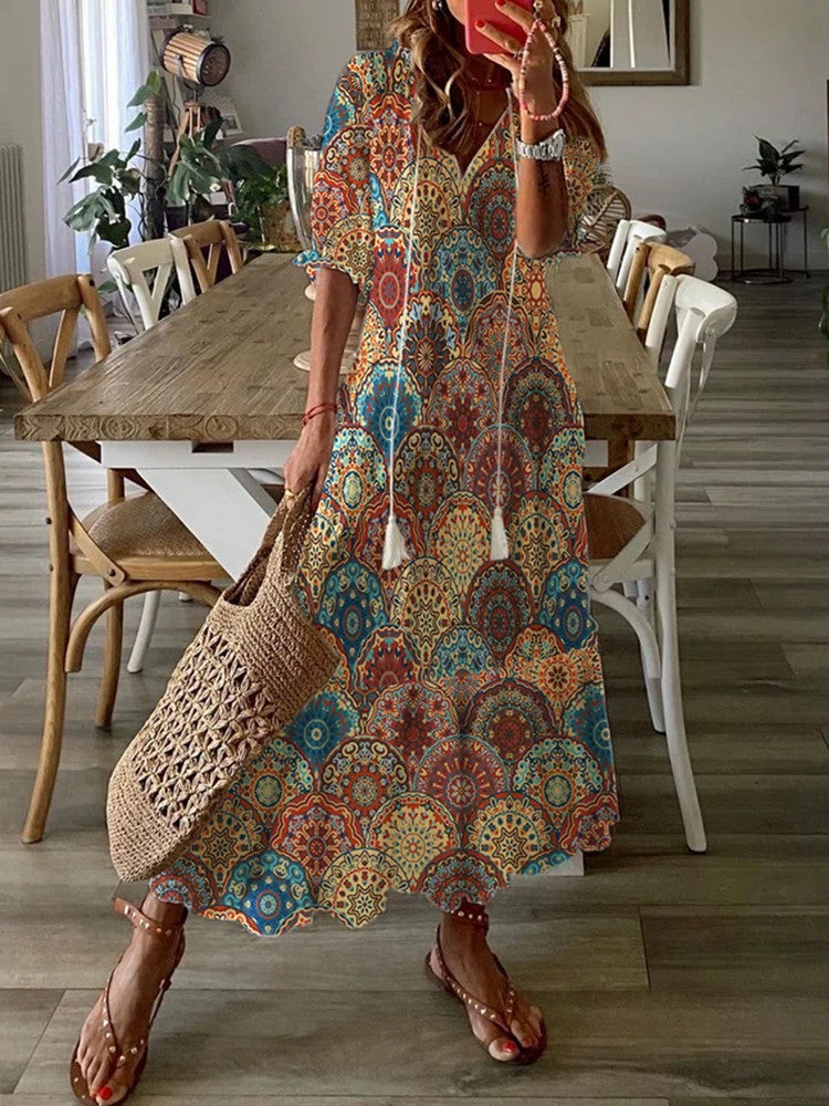 Damen Maxikleid mit modernem Boho-Design und lässigem V-Ausschnitt Stalluxe