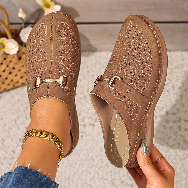 Damen Komfortable Clogs mit floraler Applikation Stalluxe