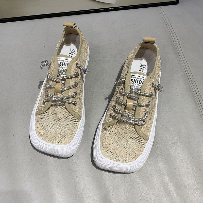 Damen modische Sneakers mit elegantem Spitzenmotiv und glitzernden Schnürsenkeln Stalluxe