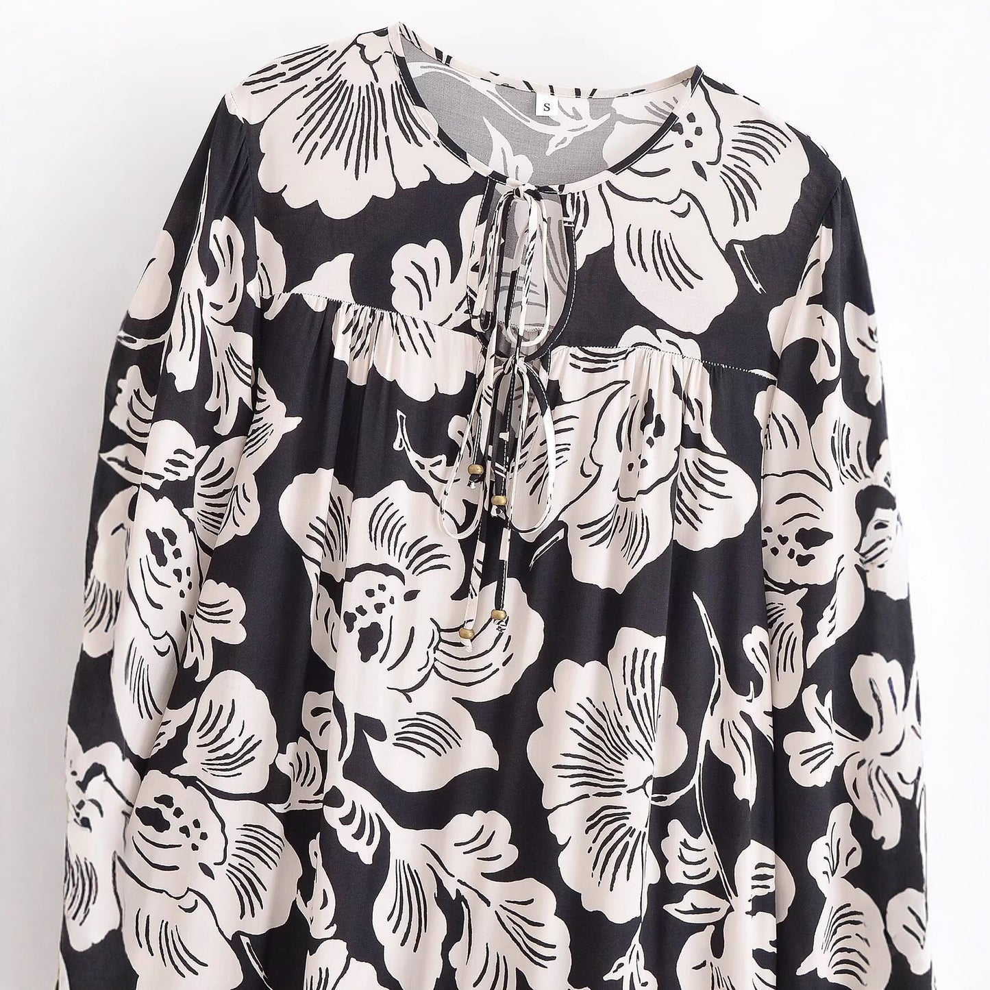 Damen Maxi-Kleid mit floraler Stickerei und eleganten Volants Stalluxe