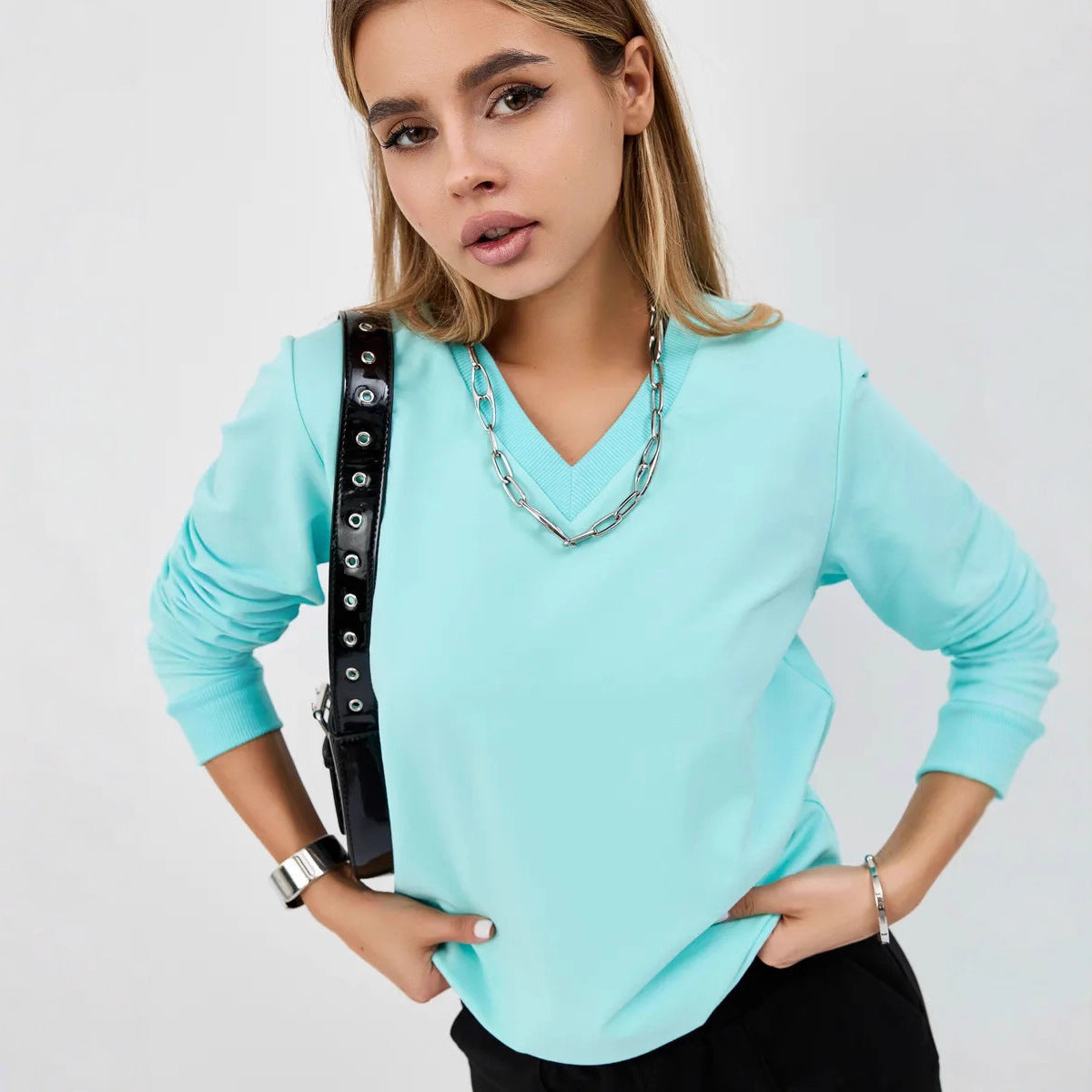 Damen lässiger V-Ausschnitt Pullover mit modernen Rippdetail Stalluxe