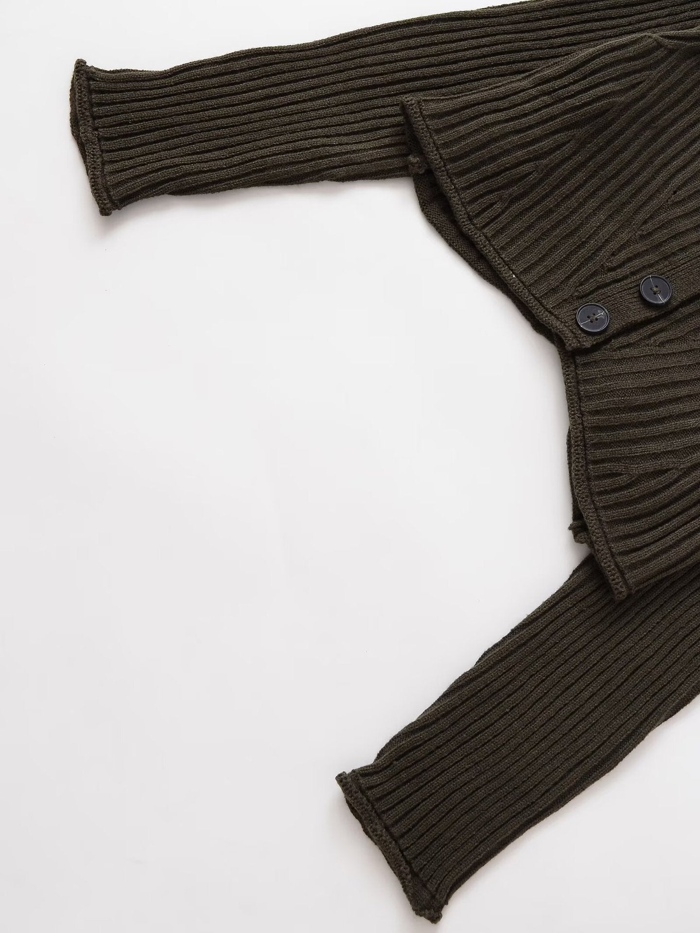 Damen cropped Strickjacke mit großem Kragen und Knopfverschluss Stalluxe