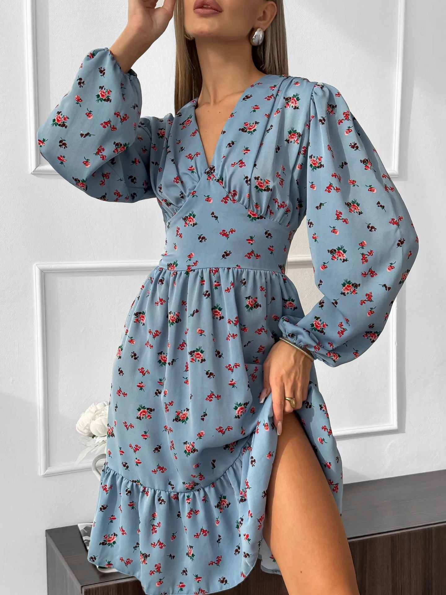 Damen elegantes Wickelkleid mit voluminösen Ärmeln und floralem Design Stalluxe