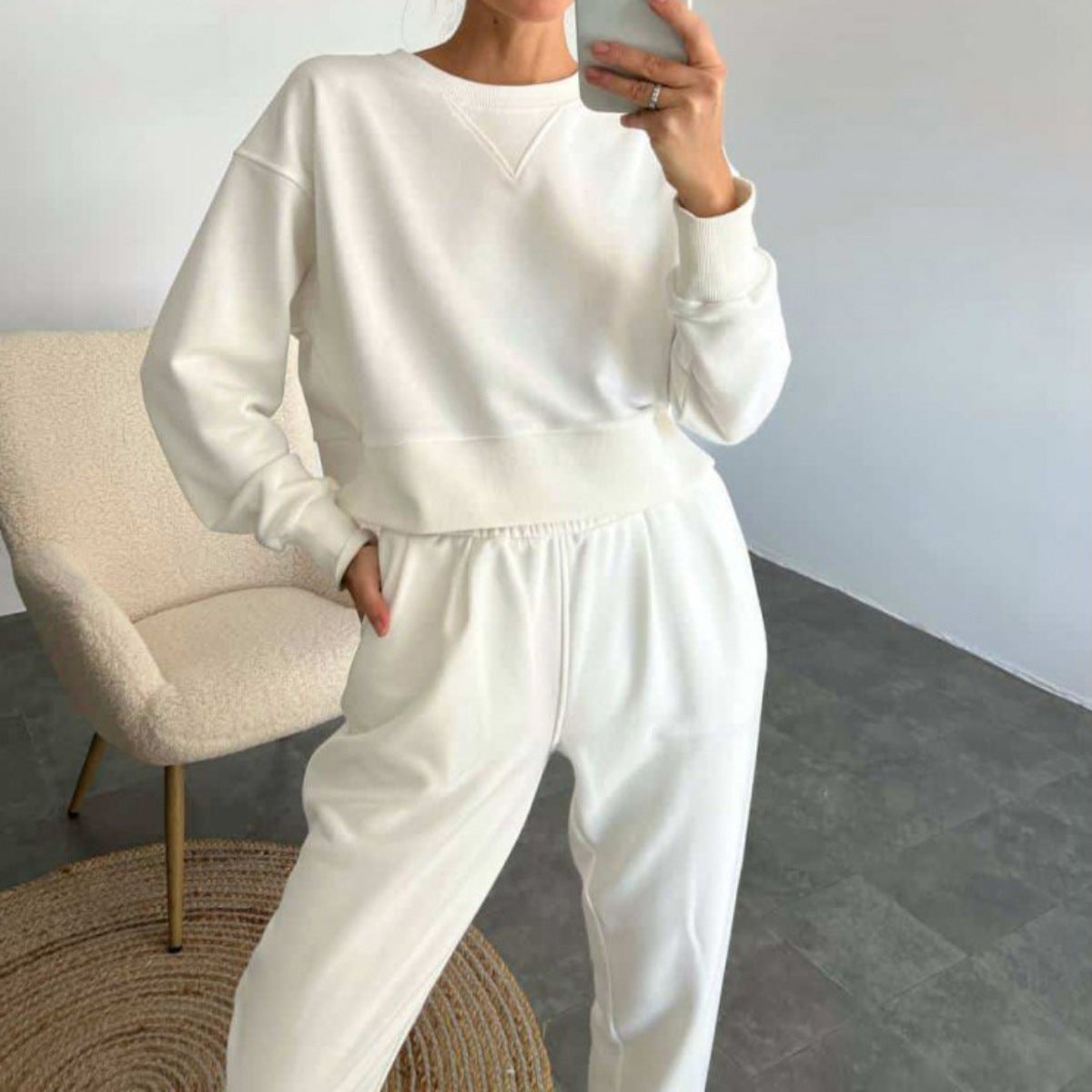 Damen entspannter Sweatanzug mit cropped Oberteil und elastischem Bund Stalluxe