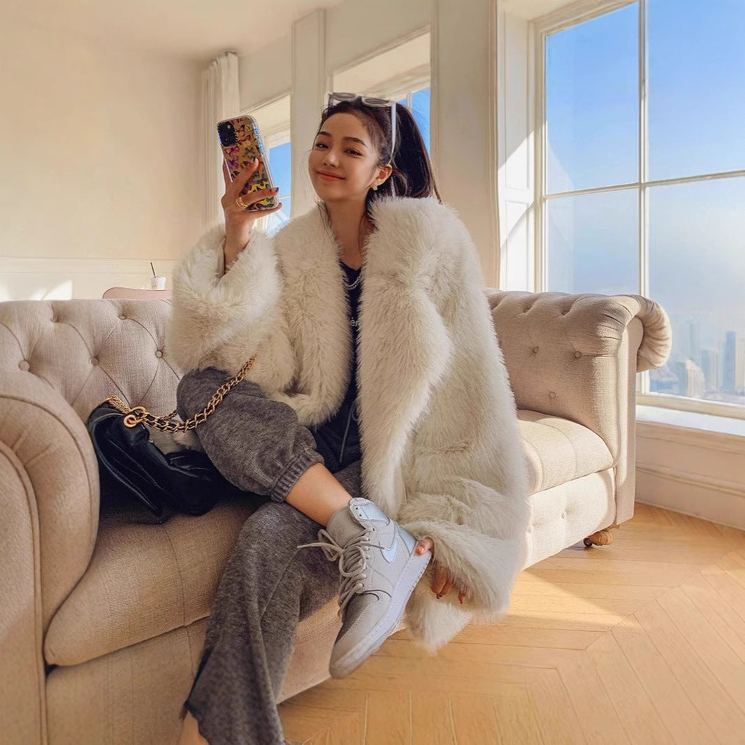Damen Flauschige Kunstpelzjacke mit weiter Silhouette Stalluxe