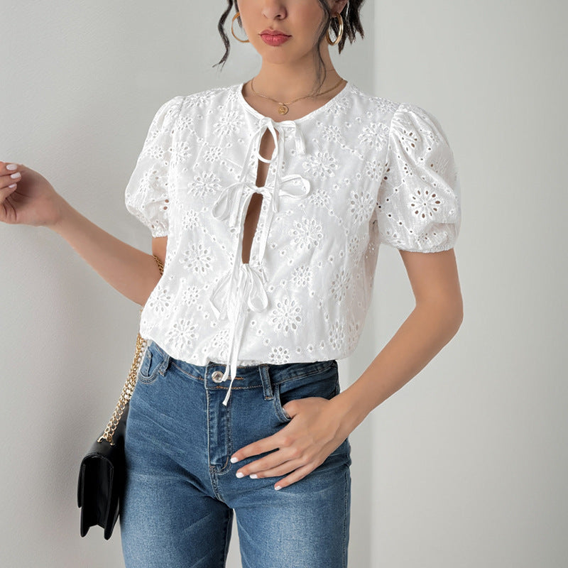 Damen Bluse mit Rüschen und raffiniertem Schnürdetail Stalluxe