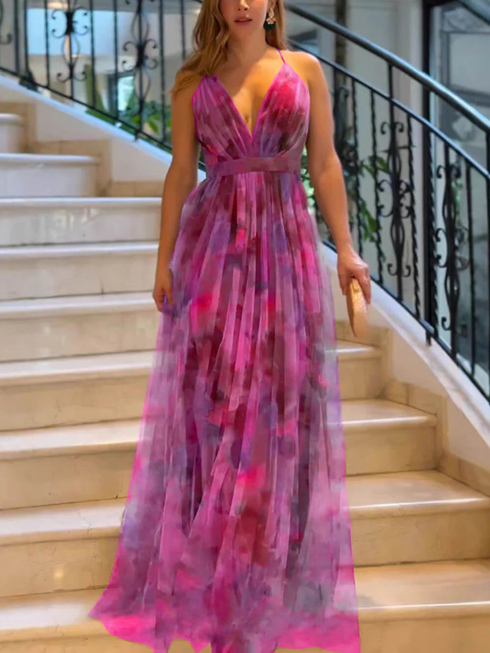 Damen Elegantes Maxikleid mit tiefem V-Ausschnitt und luftigen Stoffschichten Stalluxe