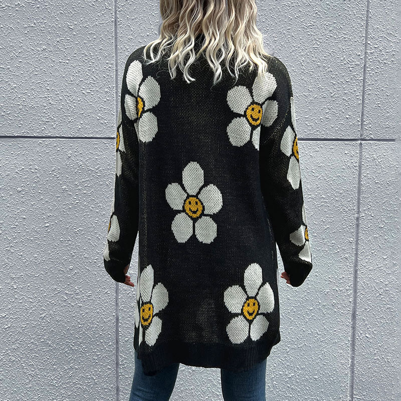 Damen Langärmlige Strickjacke mit Blumenmuster und Knopfdetails Stalluxe