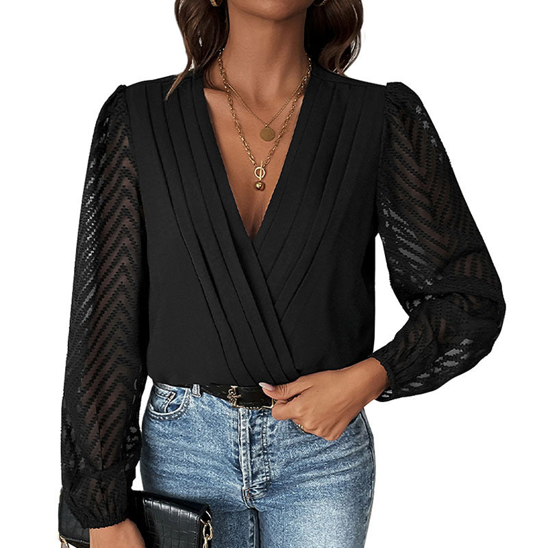 Damen Wickelbluse mit feinen Plissee-Details und transparenten Ärmeln Stalluxe