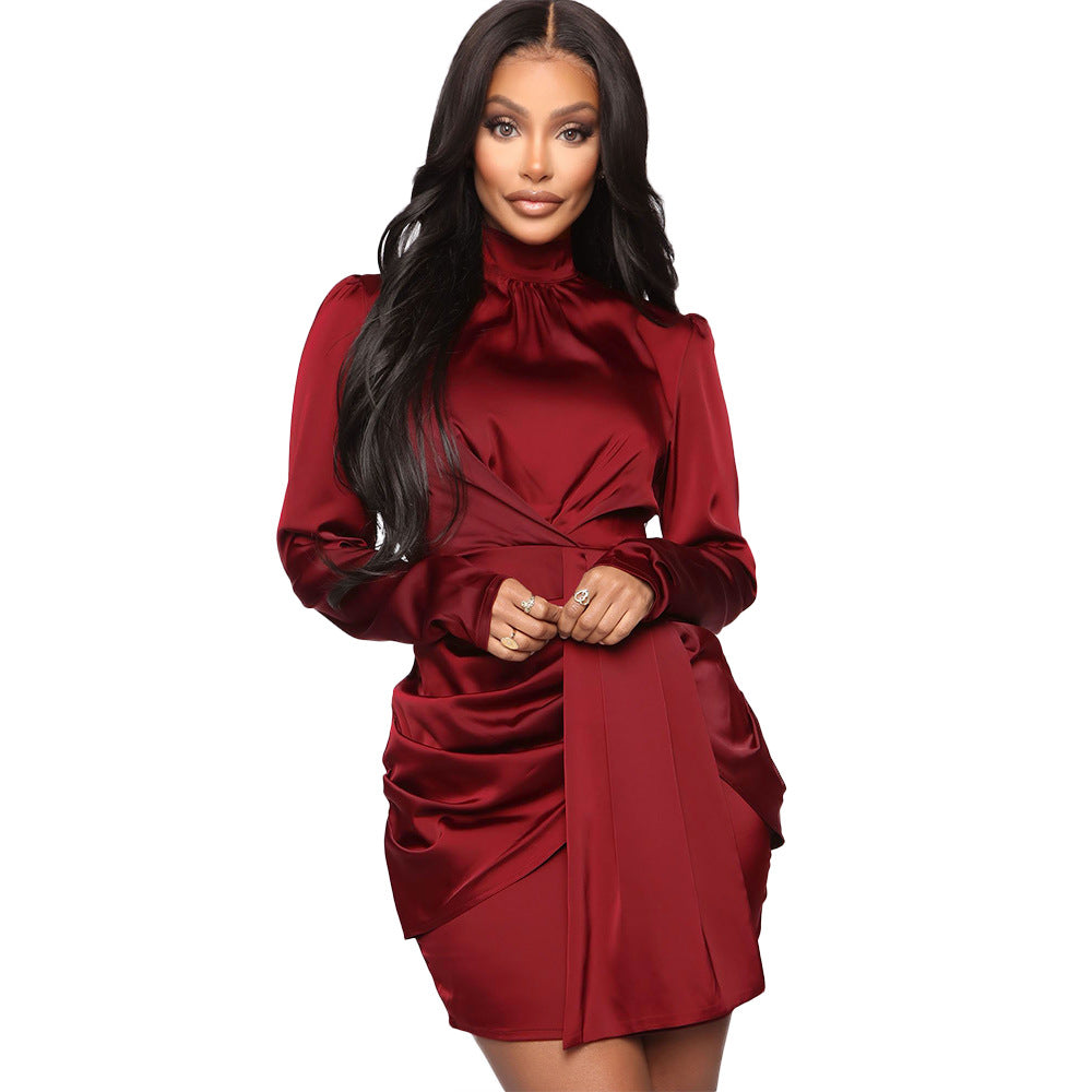 Damen elegantes Midikleid aus Satin mit einem raffinierten Wickeldesign Stalluxe