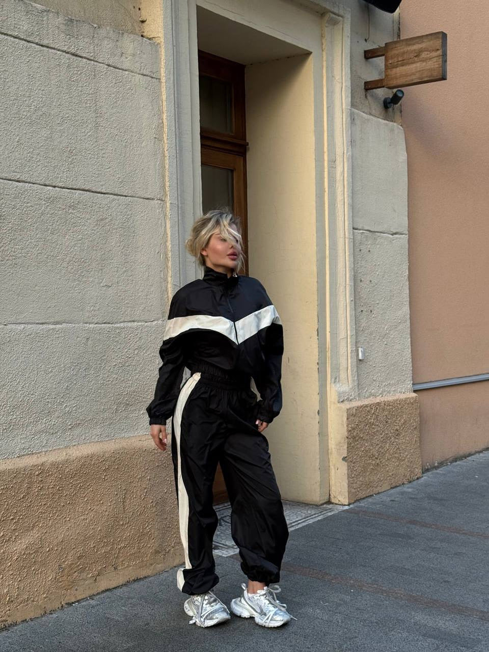 Damen sportlicher Funktionsanzug mit hohem Kragen und elastischen Bündchen Stalluxe