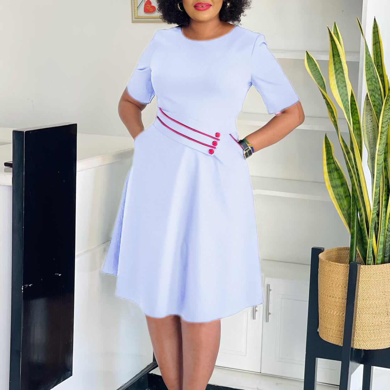 Damen A-Linien Kleid mit eleganten Knopfdetails und schwingendem Rock Stalluxe