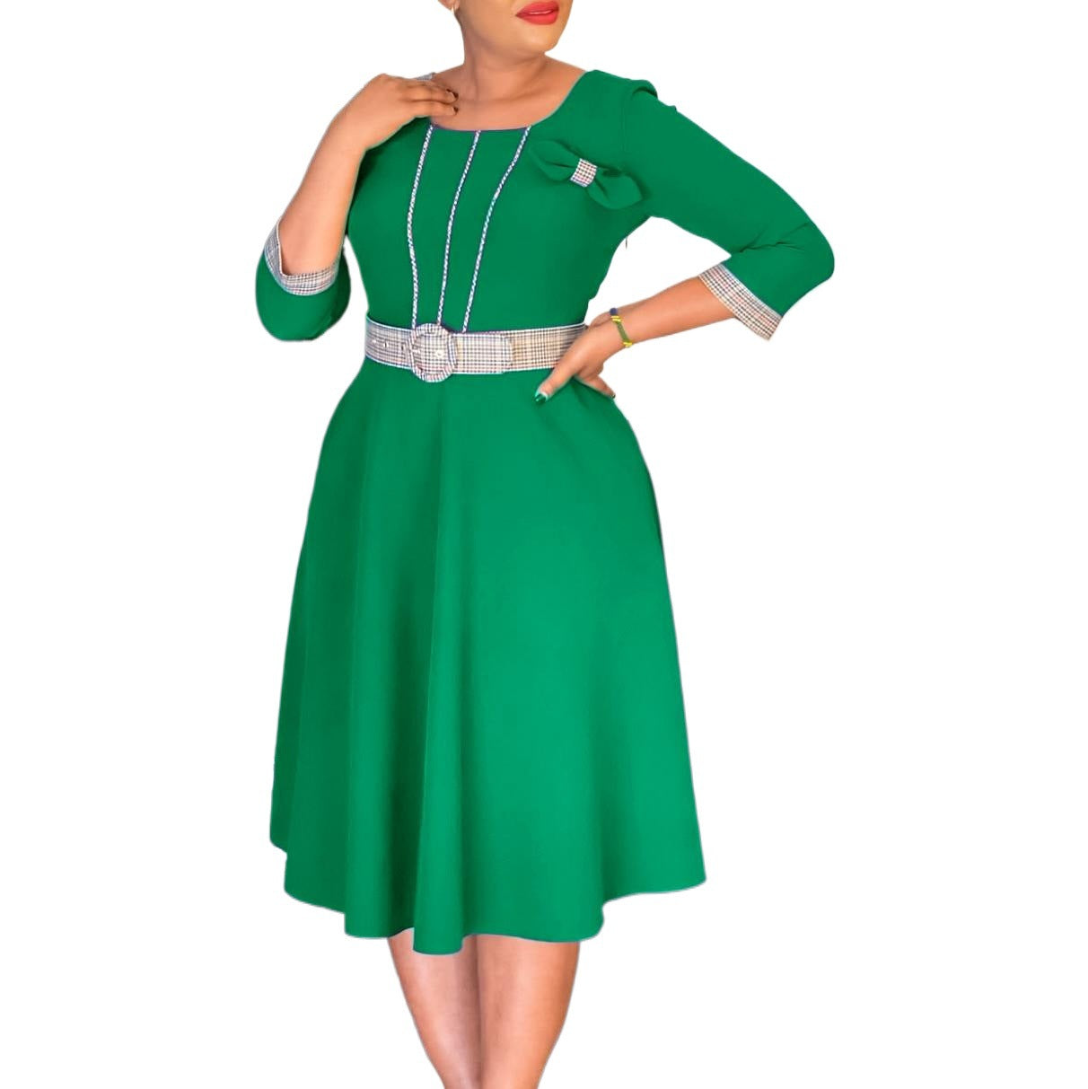 Damen A-Linien Kleid mit dekorativem Taillengürtel und eleganten Details Stalluxe