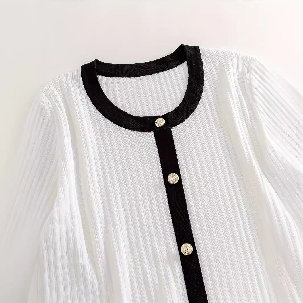 Damen figurbetontes Strickoberteil mit eleganten Knopfdetails Stalluxe