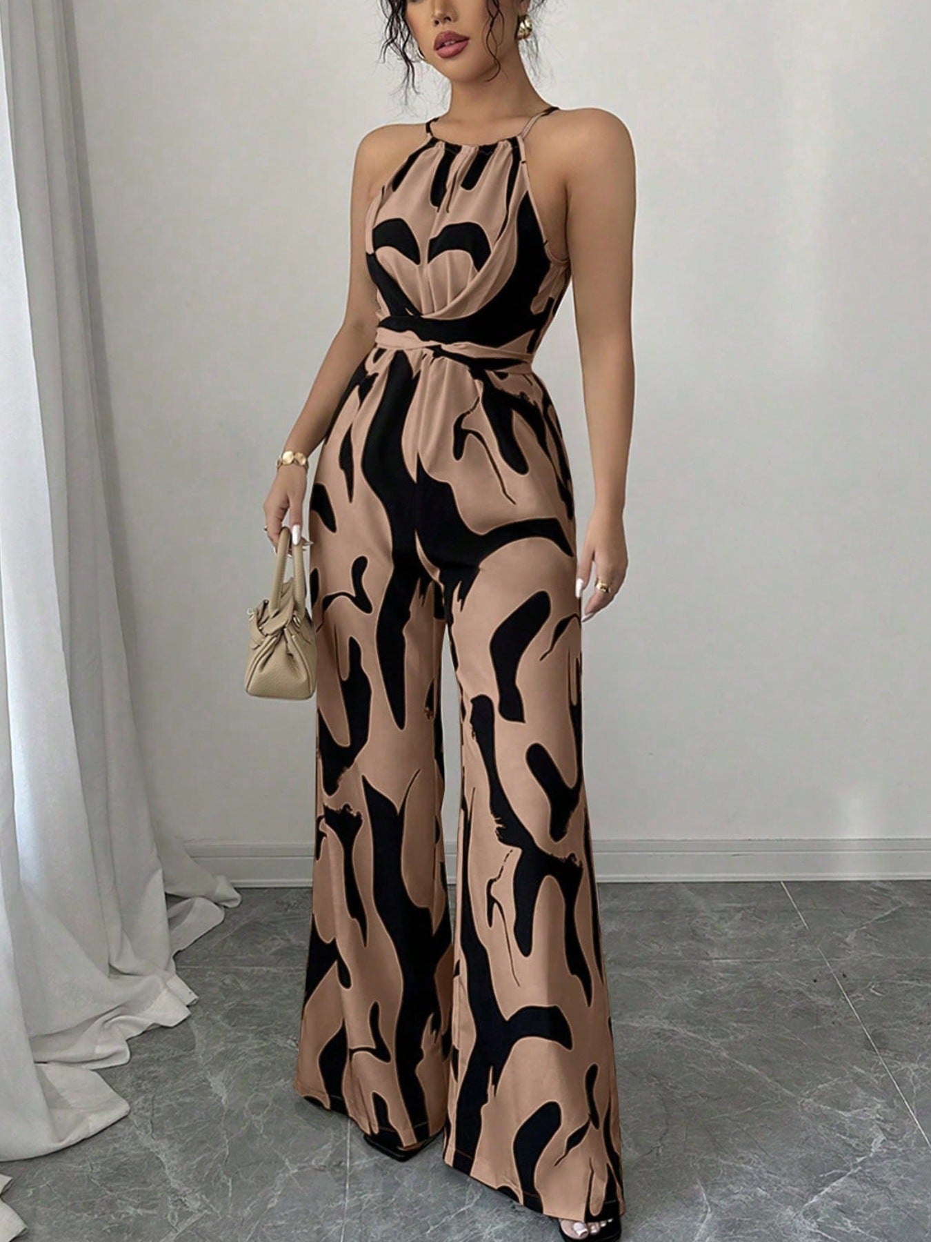 Damen Jumpsuit mit hohem Kragen und eleganter Drapierung Stalluxe