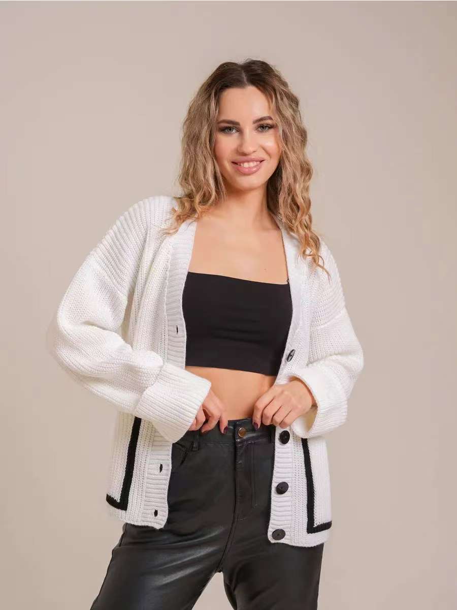 Damen Großer Strickcardigan mit dekorativen Knopfdetails und lässigem Schnitt Stalluxe