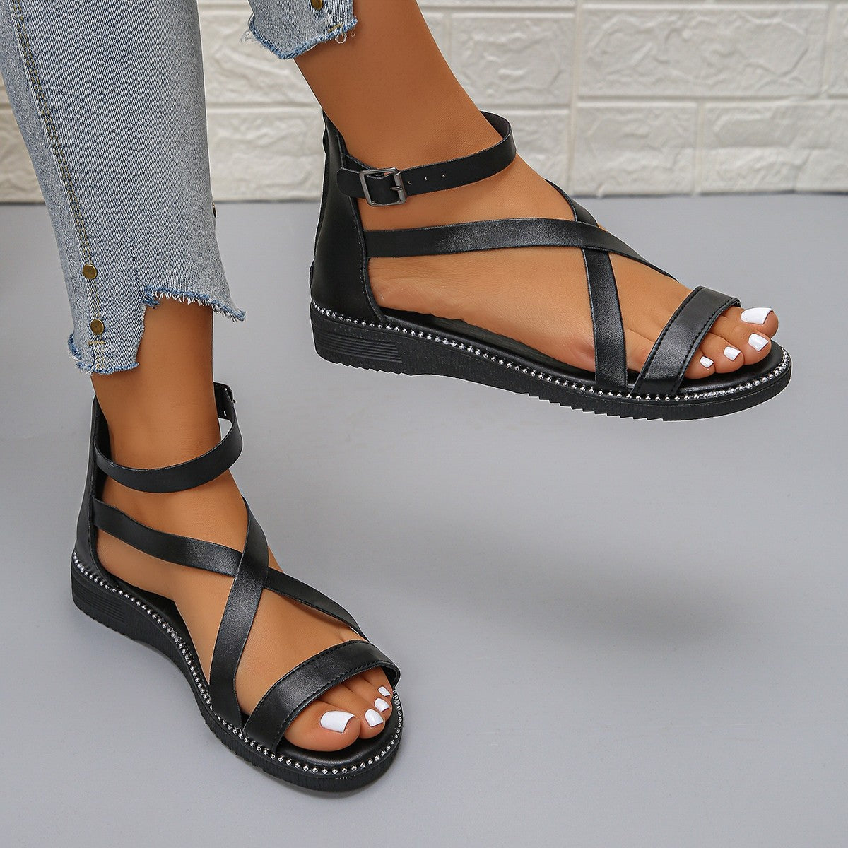 Damen Riemchen-Sandalen mit komfortablem Fußbett und eleganter Schnallenverzierung Stalluxe