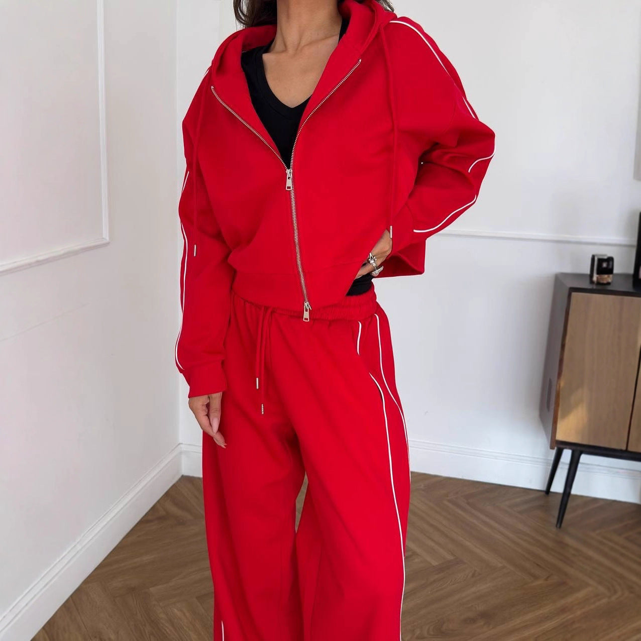 Damen bequemer Hoodie und weite Sporthose mit seitlichen Akzenten Stalluxe