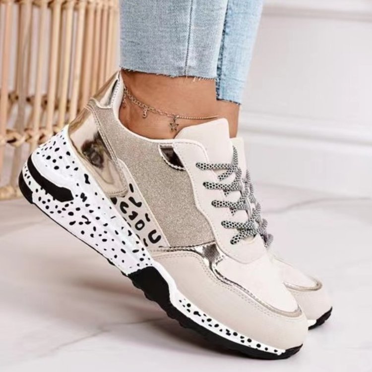 Damen Sportliche Sneakers mit glänzenden Akzenten und rutschfester Sohle Stalluxe