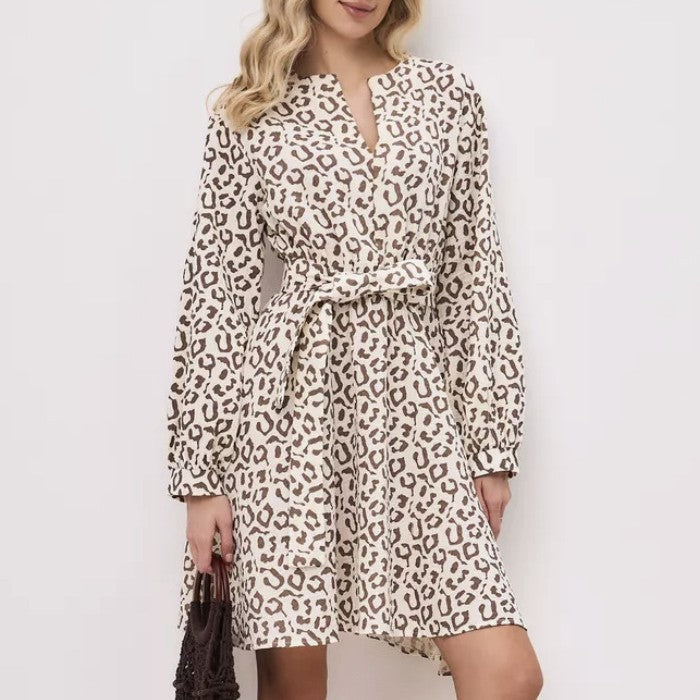 Damen Freizeitkleid mit taillierbarem Gürtel und eleganten Rüschendetails Stalluxe