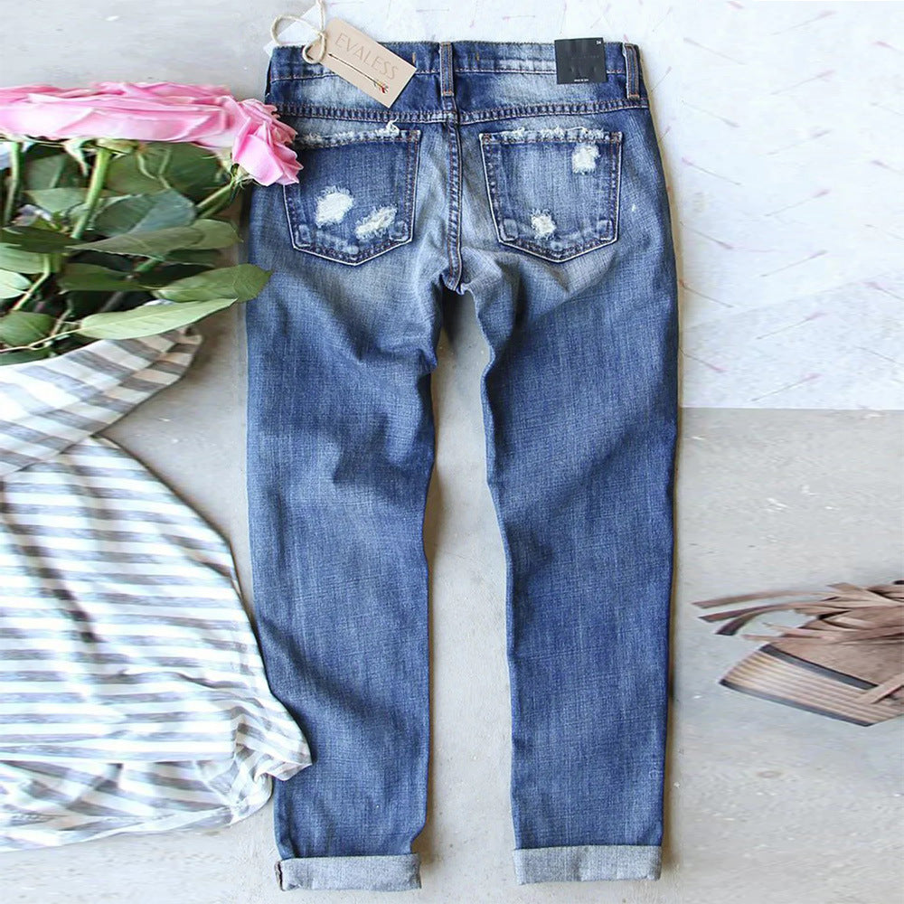 Damen Jeans im kreativen Design mit Spooky-Motiven und lässigem Fit Stalluxe