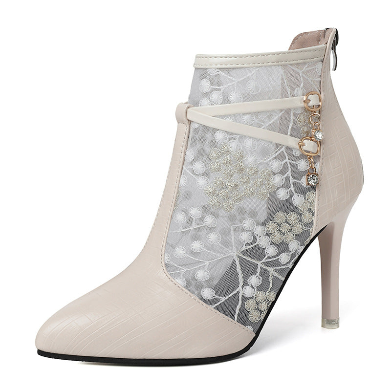 Damen elegante Ankle Boots mit floralem Transparentdesign und modischem Detail Stalluxe