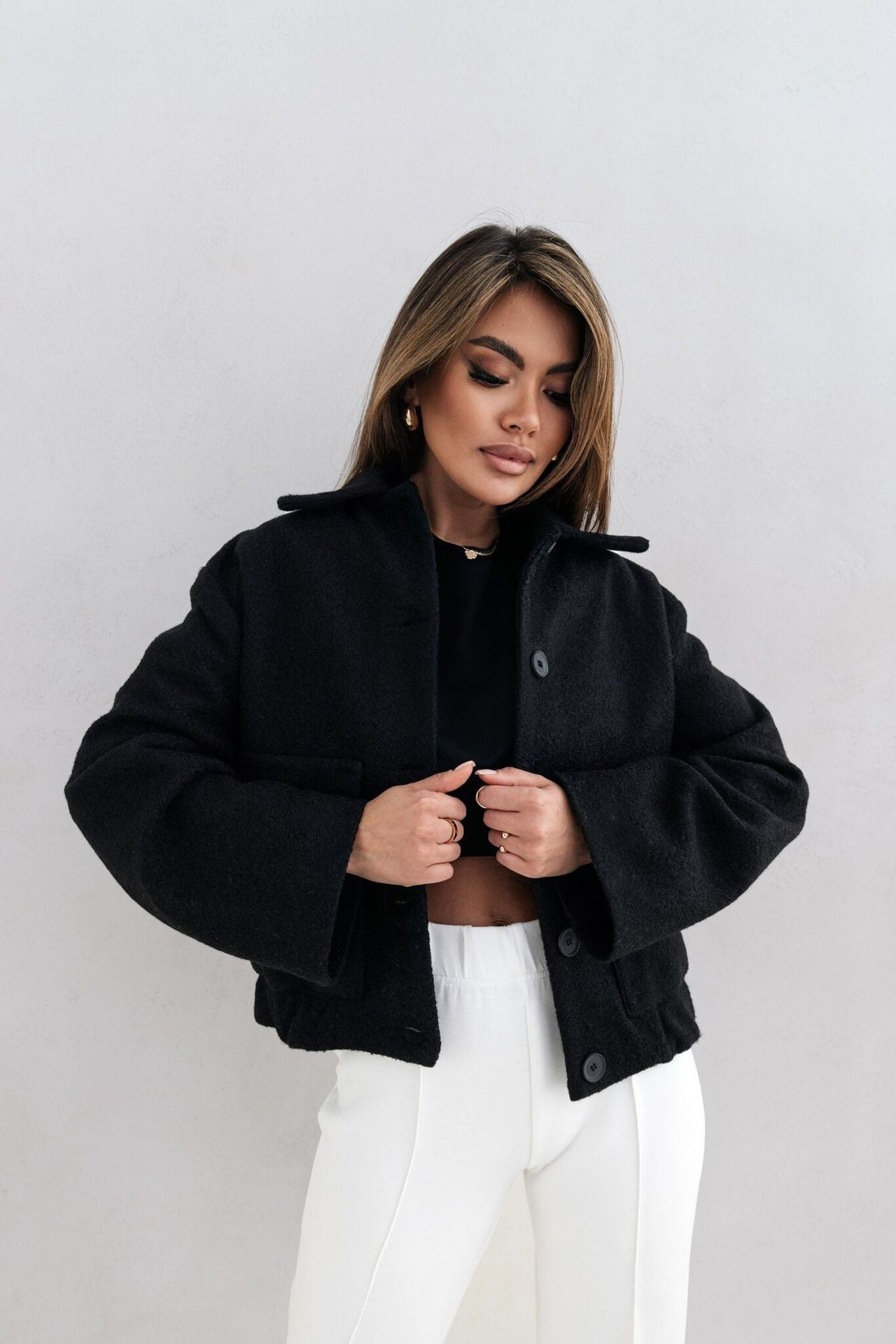 Damen Oversized Wolljacke mit Knopfdetails und elastischen Ärmeln Stalluxe