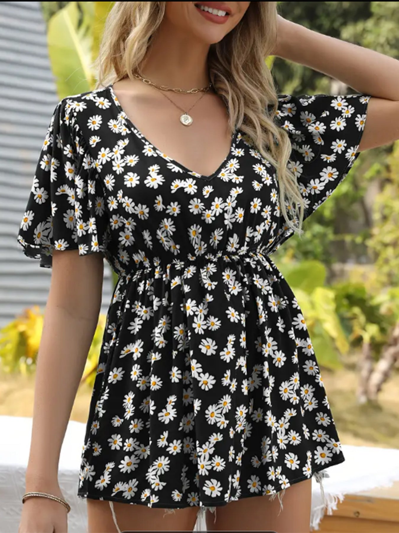 Damen Sommerkleid mit weitem Schnitt und eleganten Rüschendetails Stalluxe
