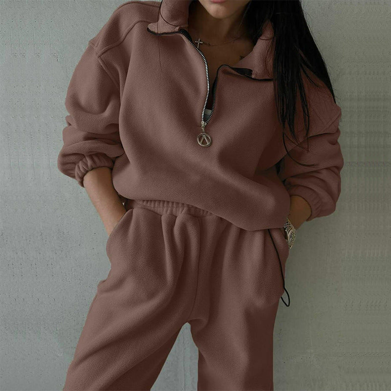 Damen Fleece Trainingsanzug mit hohem Kragen und praktischen Taschen Stalluxe