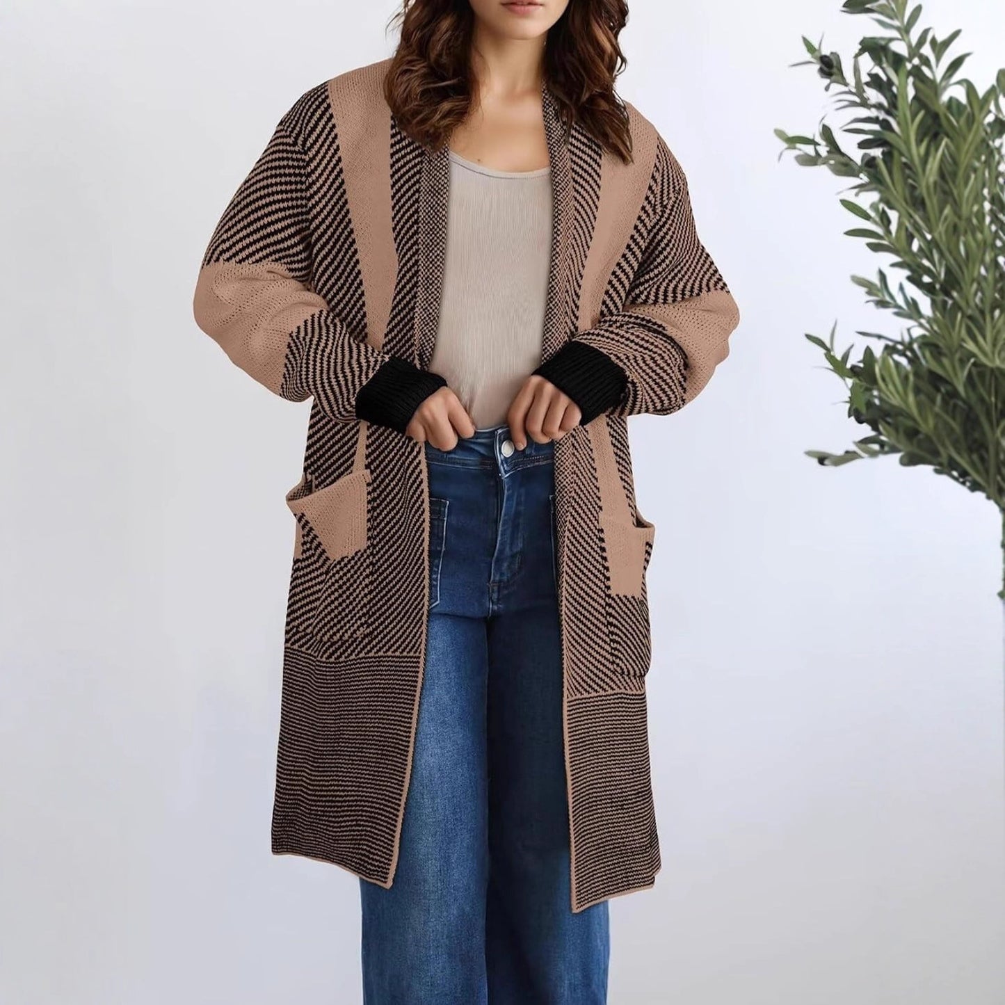 Damen Langer Strickcardigan mit strukturiertem Muster und aufgesetzten Taschen Stalluxe