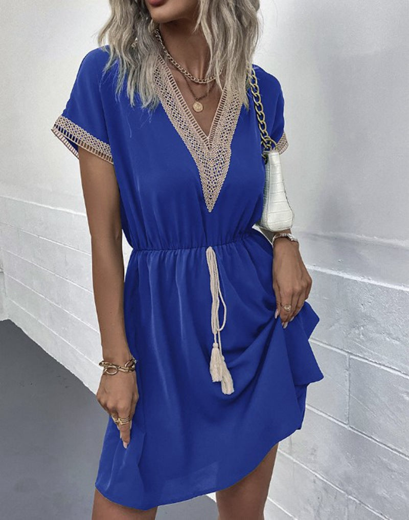 Damen Strandkleid mit dekorativem V-Ausschnitt und verstellbarem Taillenzug Stalluxe