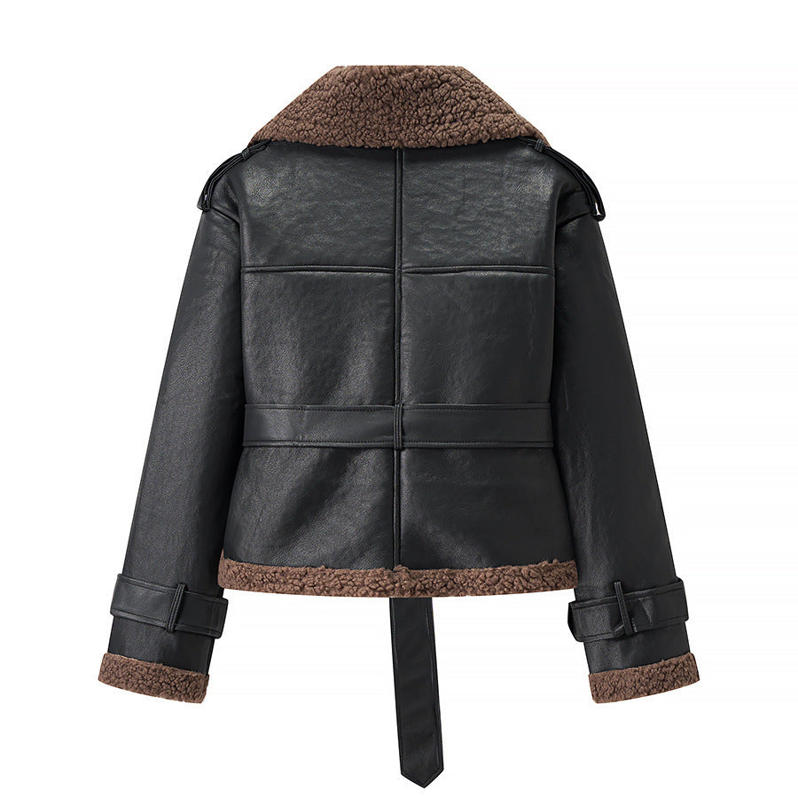 Damen modische Kunstlederjacke mit Teddyfell-Kragen und taillierbarem Gürtel Stalluxe