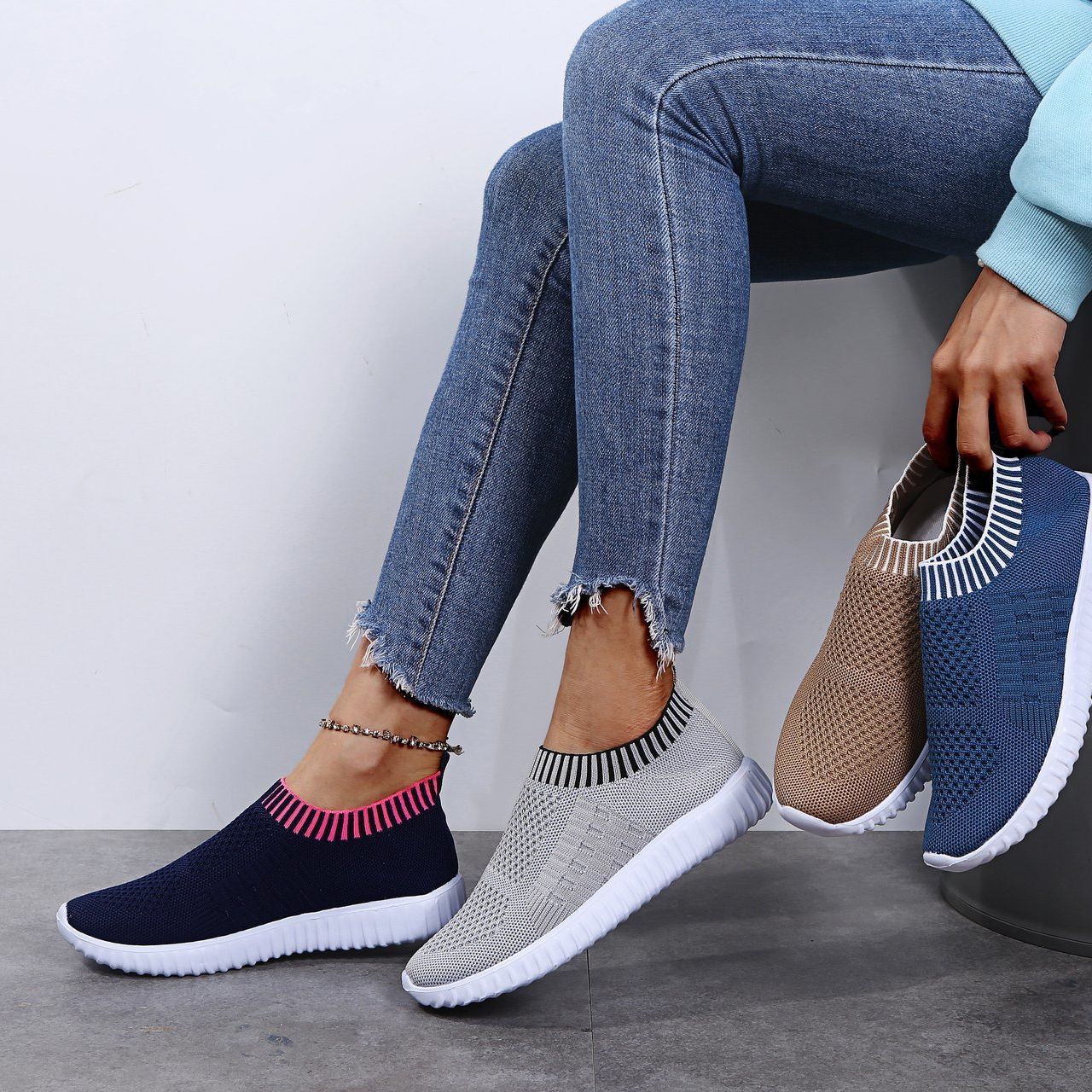 Damen Sportliche Slip-On Sneakers mit elastischem Strickoberteil und rutschfester Sohle Stalluxe