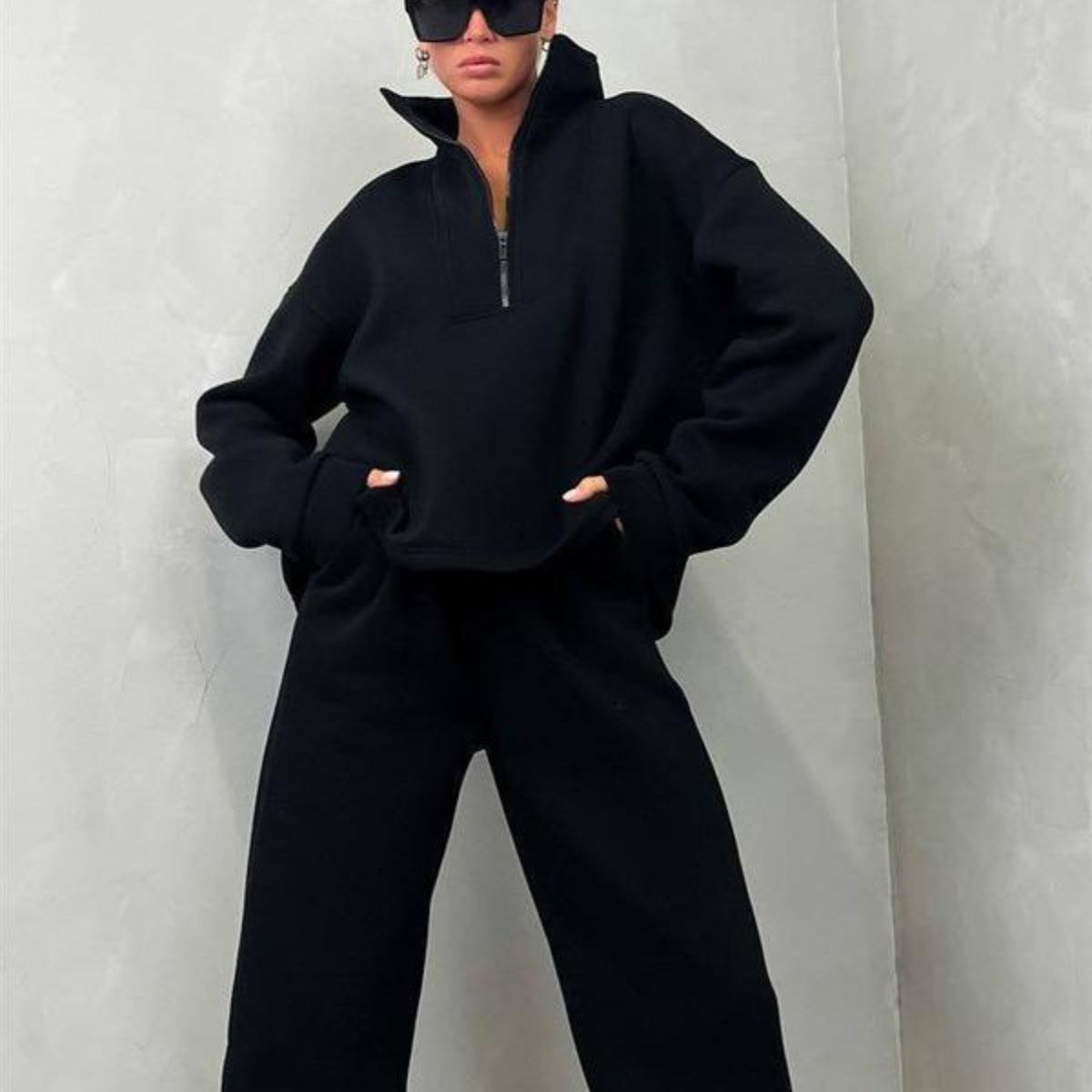 Damen Fleece-Pullover mit hohem Kragen und bequemer Hose Stalluxe