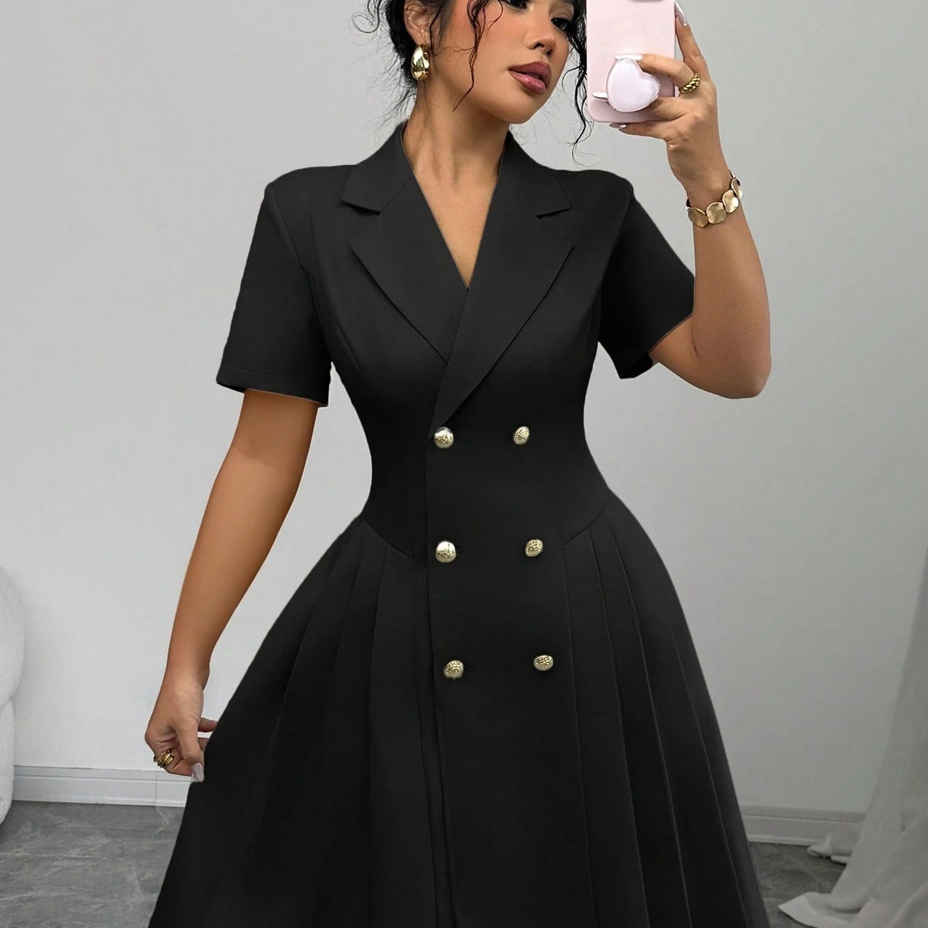 Damen Tailliertes Blusenkleid mit doppelter Knopfreihe und plissierten Details Stalluxe