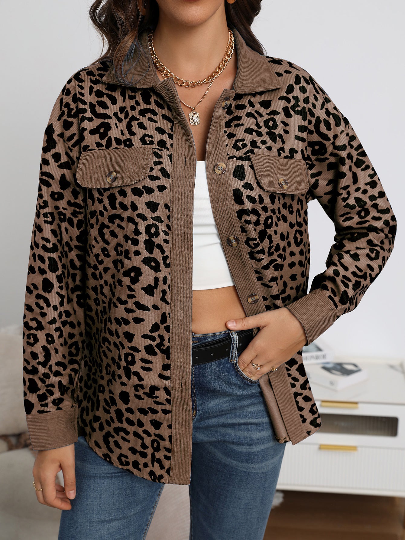 Damen Freizeitjacke mit strukturiertem Leopardenmuster und praktischen Taschen Stalluxe