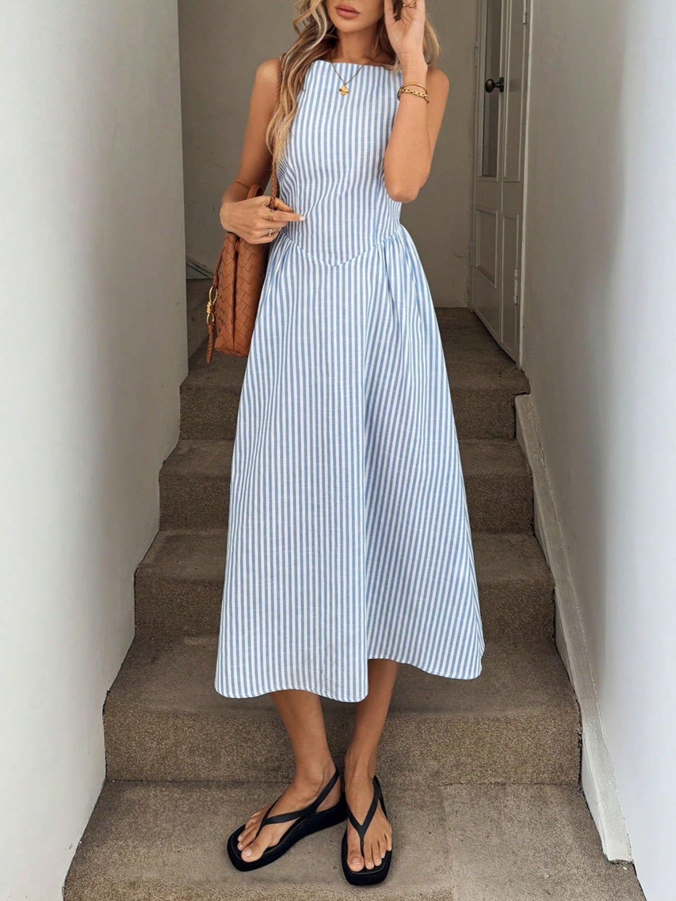 Damen Midi-Kleid mit schmalen Streifen und taillierter Silhouette Stalluxe