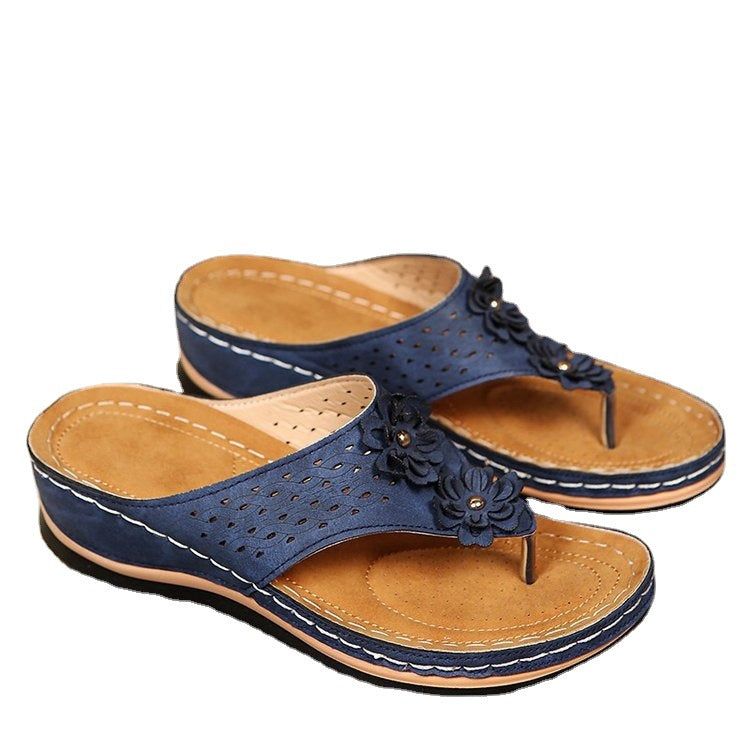 Damen Zehentrenner-Sandalen mit luftiger Oberflächenstruktur und floralem Design Stalluxe