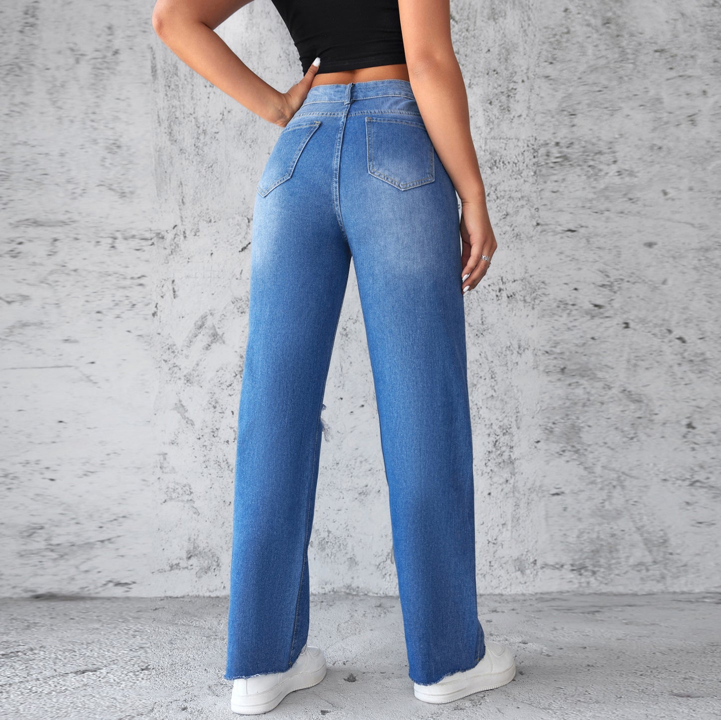 Damen Schlagjeans mit hohen Beinöffnungen und modischen Destroyed-Details Stalluxe