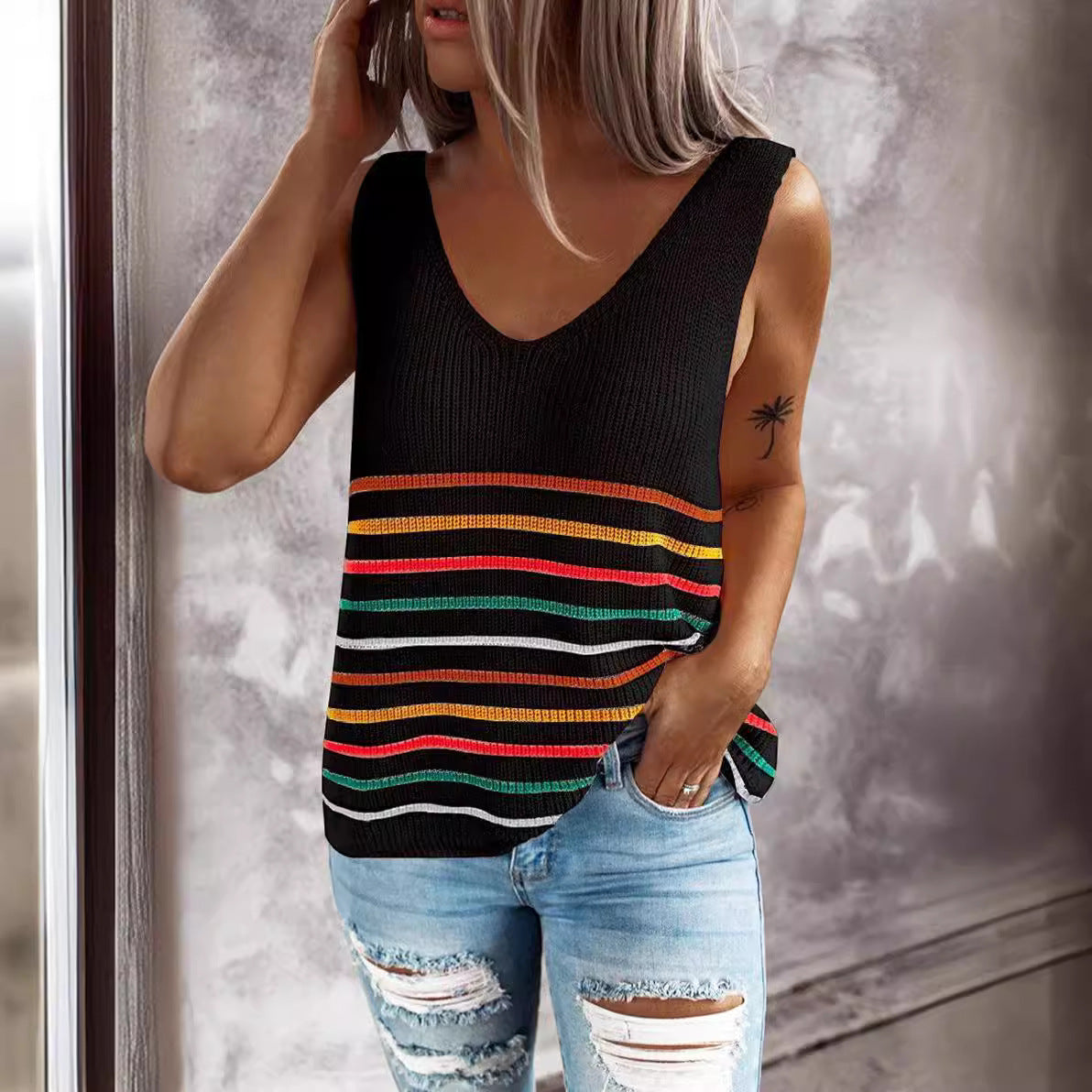 Damen Freizeit Top mit buntem Streifenmuster und tiefem V-Ausschnitt Stalluxe