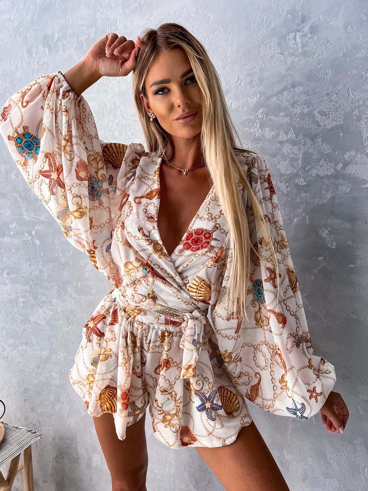 Damen Modischer Kurzoverall mit raffiniertem Wickeldesign Stalluxe