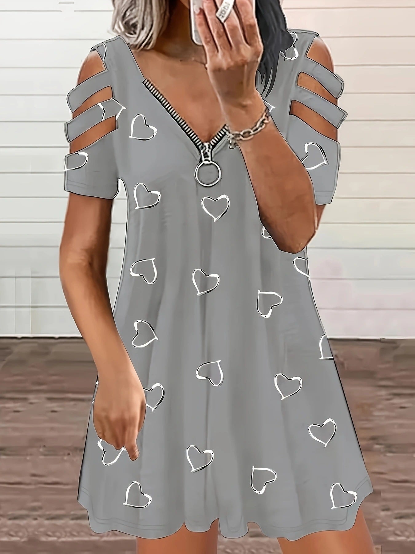 Damen Freizeitkleid mit Cut-Out-Ärmeln und Herzmuster Stalluxe