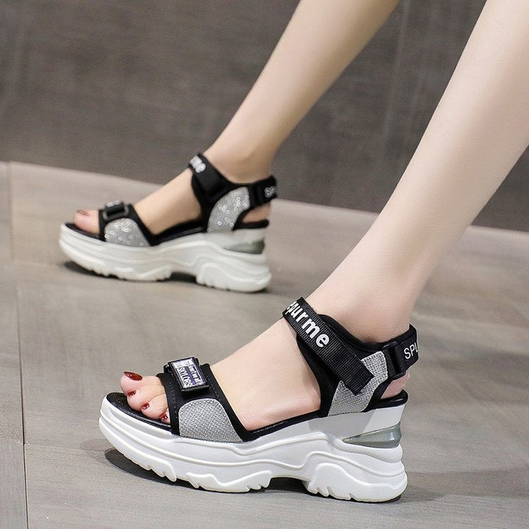 Damen Sportliche Sandalen mit glitzerndem Riemendesign Stalluxe