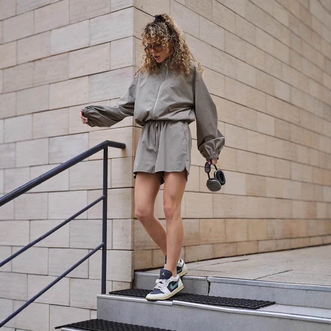 Damen lässige Sportjacke mit voluminösen Ärmeln und passender Shorts Stalluxe