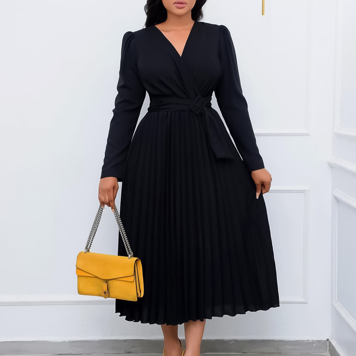 Damen Maxikleid mit Wickeldesign und eleganter Plisseeverarbeitung Stalluxe