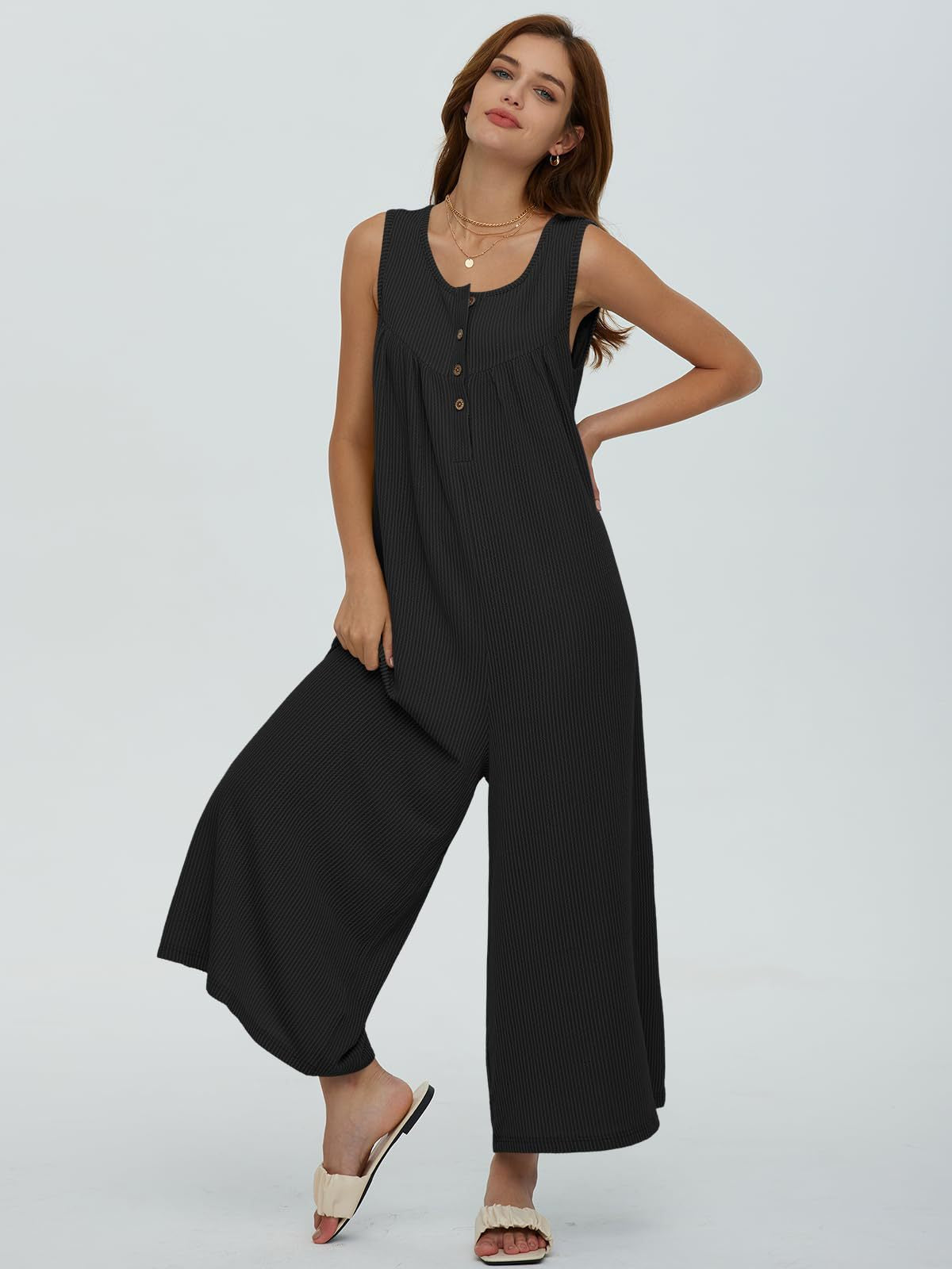 Damen luftiger Jumpsuit mit Knopfdetails und praktischen Taschen Stalluxe