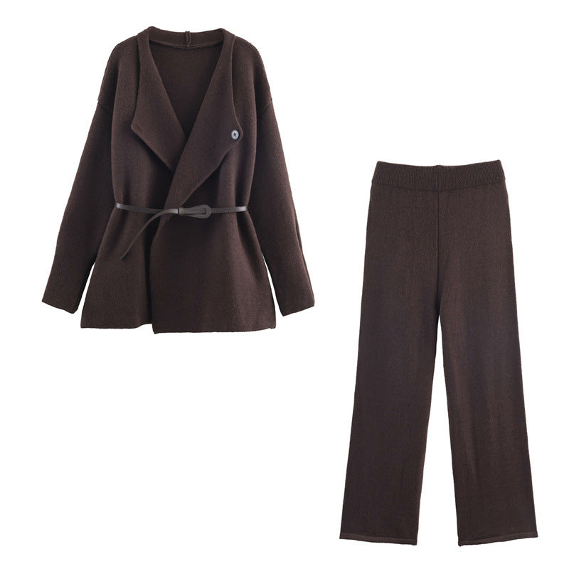 Damen modisches Strickjacken- und Hosenensemble mit elegantem Gürtel Stalluxe