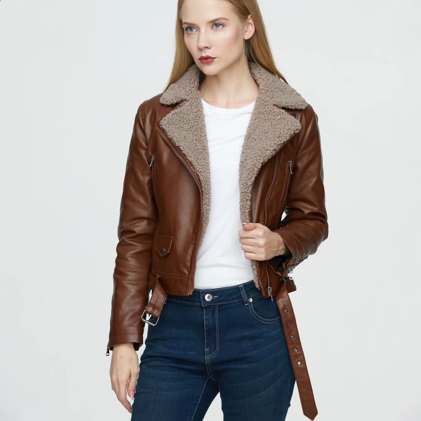 Damen stylische Lammfell-Bikerjacke mit doppeltem Reißverschluss und taillierbarem Gürtel Stalluxe