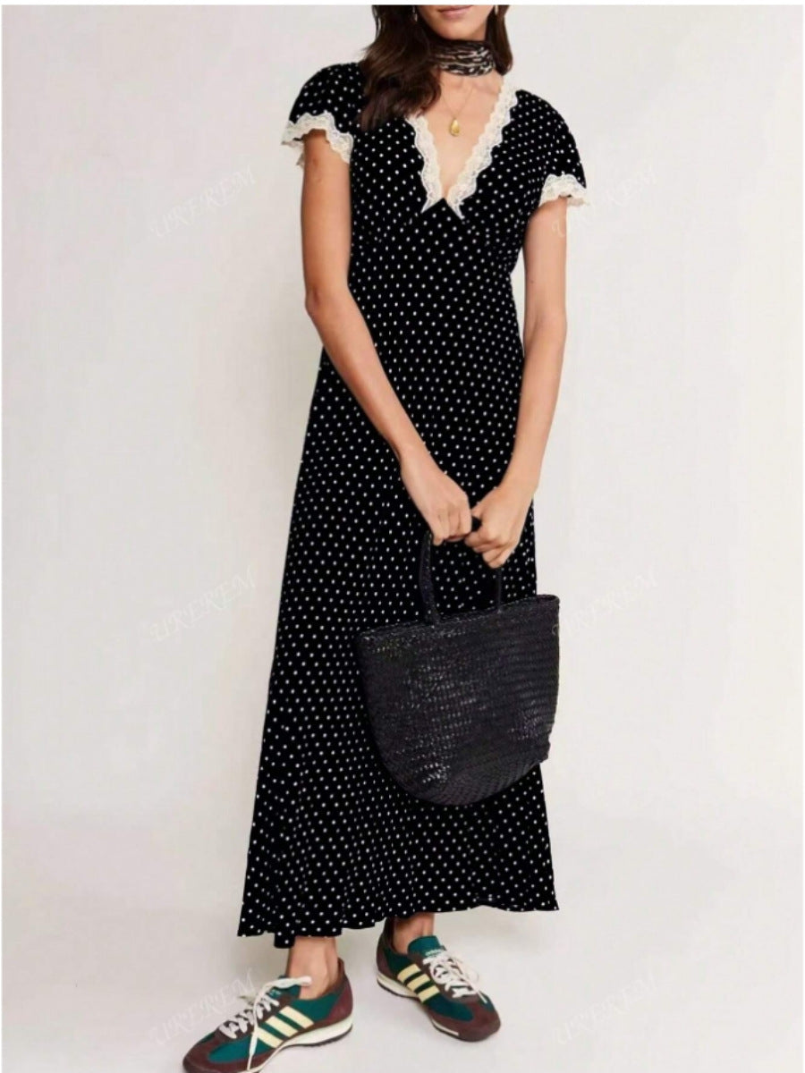 Damen Maxikleid mit raffiniertem Schnitt und floralen Spitzenakzenten Stalluxe