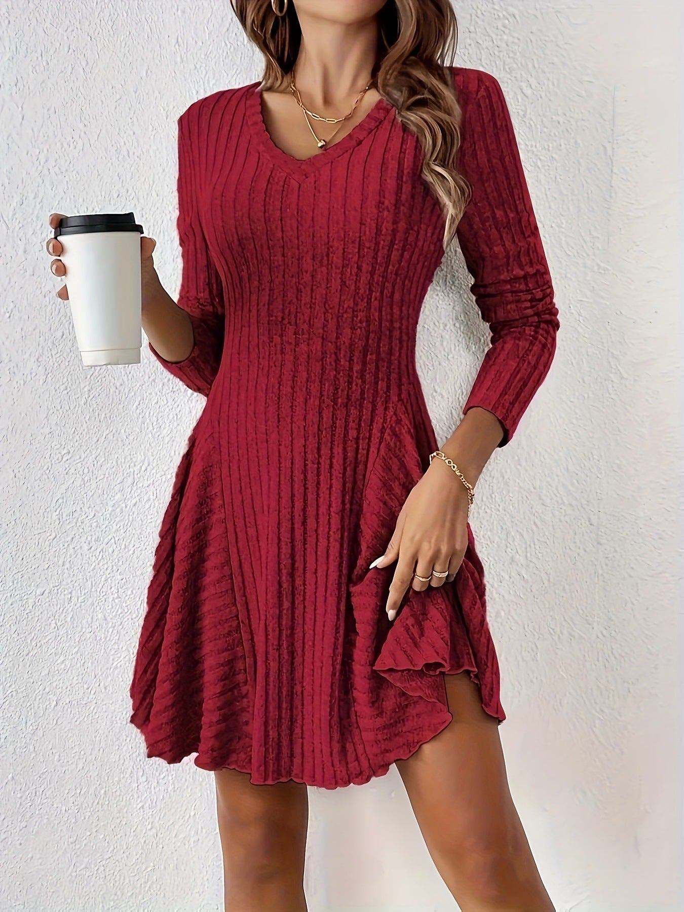 Damen Strickkleid mit V-Ausschnitt und Rüschendetails Stalluxe